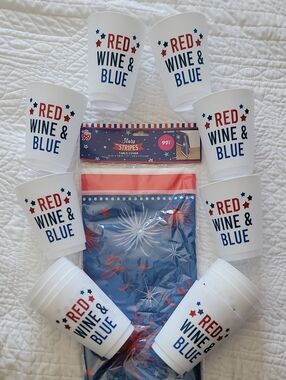 Stars & Stripes 8 Red, White & Blue Party Cups 1 Table Cover - 4th of July Theme